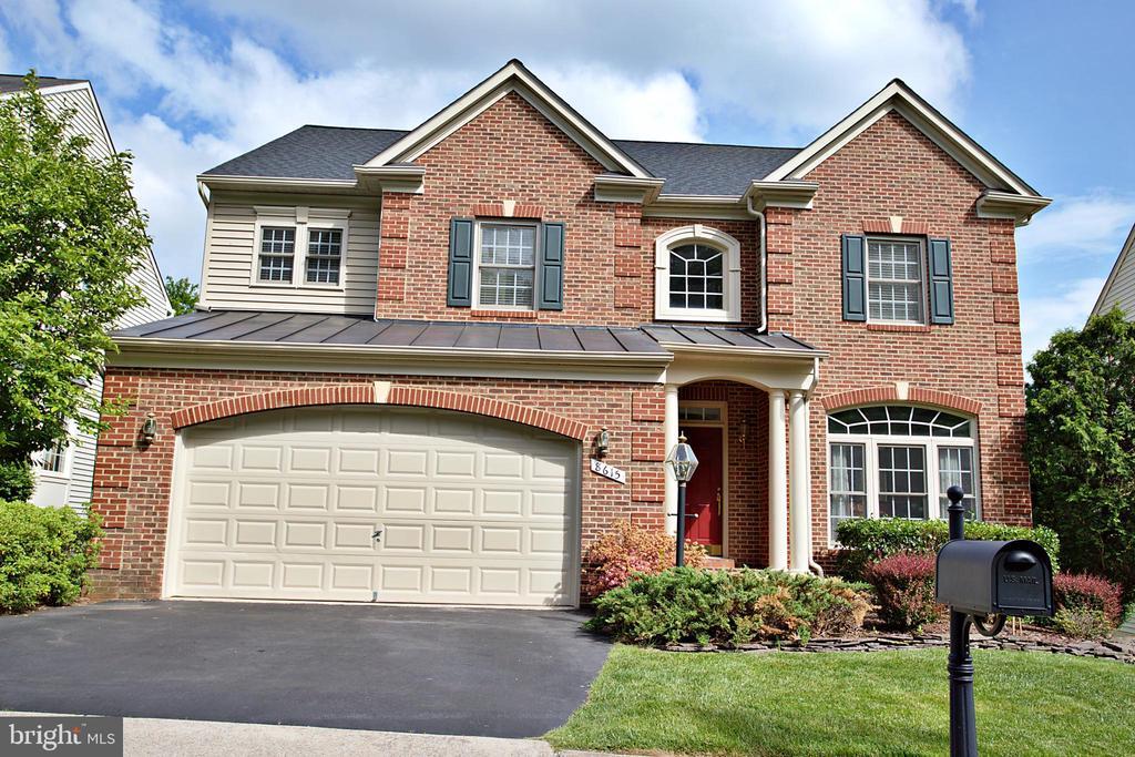8615 James Creek Dr in West Springfield, VA - Building Photo