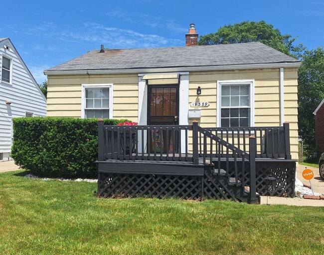 property at 19389 Washtenaw St