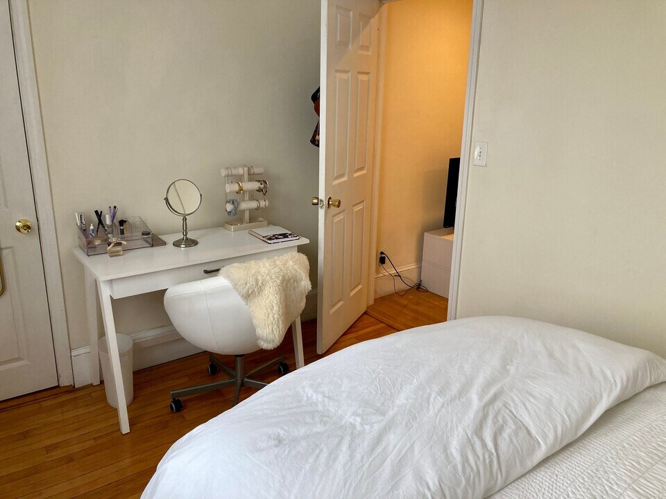 56 Egmont St in Brookline, MA - Foto de edificio