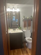 12133 W Bluemound Rd in Wauwatosa, WI - Building Photo - Building Photo