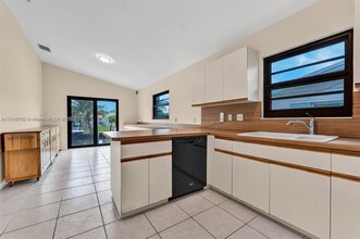 1406 Argonaut in Dania Beach, FL - Building Photo - Building Photo