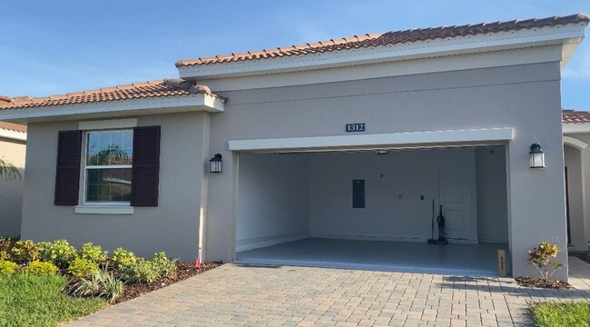 1312 Oak Crest St in Davenport, FL - Building Photo - Building Photo