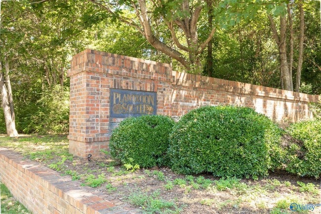 property at 2124 Greenwood Pl SW