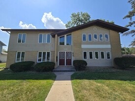 1500 Camellia Dr in Munster, IN - Building Photo