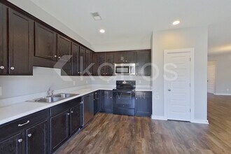 204 White Oak Cir in Lincoln, AL - Building Photo - Building Photo