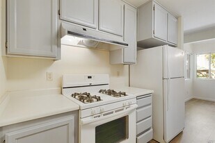 7 Meridian Cir in Rohnert Park, CA - Building Photo
