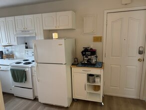 306 21 Av SW, Unit 302 in Calgary, AB - Building Photo - Building Photo