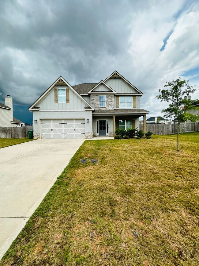 property at 206 Pearl Moss Ln