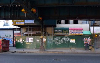 911 Broadway in Brooklyn, NY - Building Photo