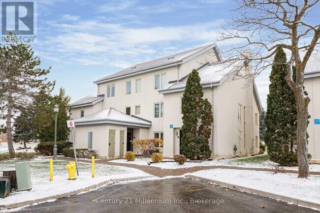 110 Fairway Ct in Blue Mountains, ON - Building Photo - Building Photo