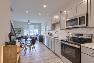 The Pointe at Overlook in Lancaster, PA - Building Photo