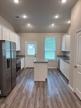 20130 Parkway Ln in Montgomery, TX - Foto de edificio - Building Photo