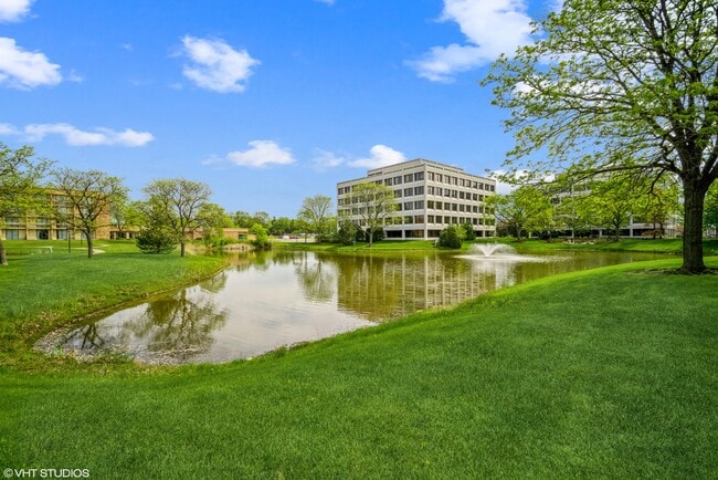 1806 Hemlock Pl in Schaumburg, IL - Building Photo - Building Photo