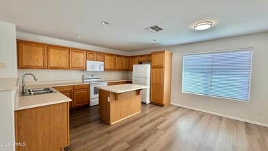 42291 W Desert Fairways Dr in Maricopa, AZ - Building Photo - Building Photo