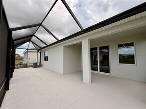 18241 Beach Ranch Terrace in Lakewood Ranch, FL - Foto de edificio - Building Photo