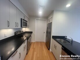 601 Albany St, Unit 601 in Boston, MA - Building Photo