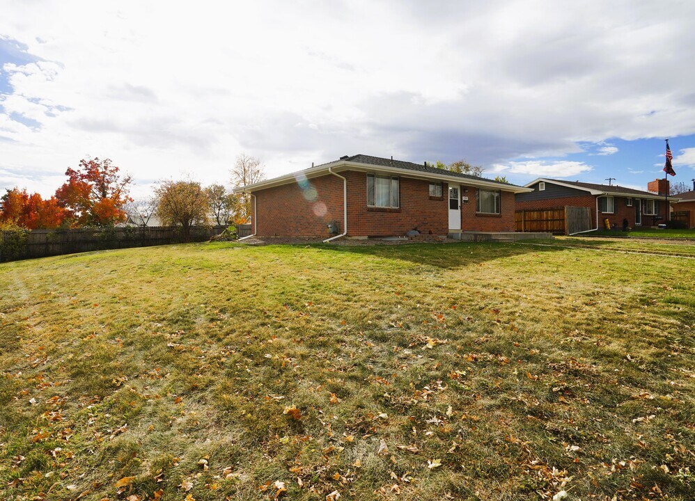 2500 Westchester Dr in Denver, CO - Building Photo