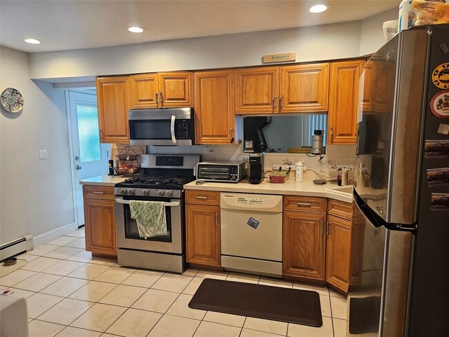 15 Westbridge Dr in Holbrook, NY - Building Photo - Building Photo