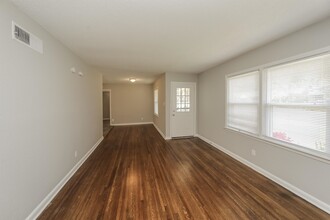 4285 Willow Rd in Memphis, TN - Foto de edificio - Building Photo