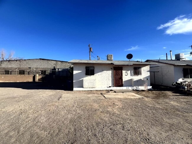 7167 N Loop Dr in El Paso, TX - Building Photo - Building Photo