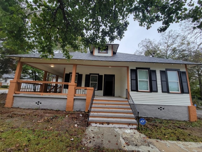 3778 Log Cabin Dr in Macon, GA - Building Photo - Building Photo