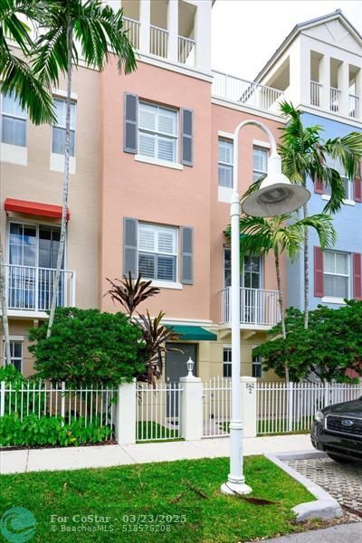 542 NE 7th Ave in Fort Lauderdale, FL - Building Photo - Building Photo