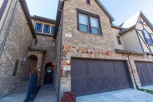 1605 Brook Glen Dr in Euless, TX - Building Photo