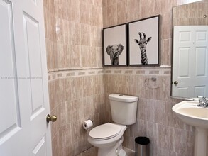 4694 NW 113th Pl in Doral, FL - Building Photo - Building Photo