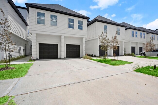 3241 Real St in Houston, TX - Building Photo - Building Photo