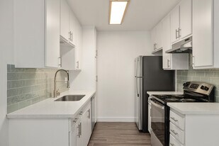 Palms in San Diego, CA - Building Photo