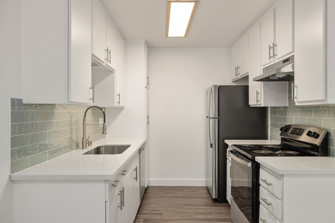 Palms in San Diego, CA - Building Photo