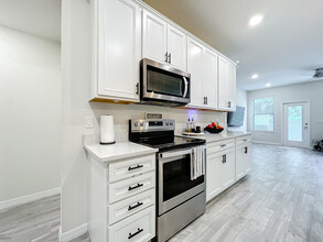 2757 Troubadour St in Palm Springs, FL - Building Photo - Building Photo