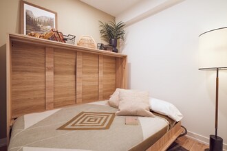 353 W Grand Ave in Chicago, IL - Foto de edificio - Building Photo