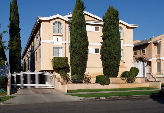 709 S Myrtle Ave in Inglewood, CA - Foto de edificio - Building Photo