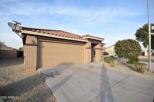 2404 W Roeser Rd in Phoenix, AZ - Building Photo