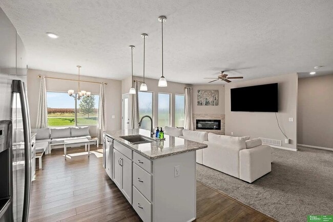 21051 Polk St in Elkhorn, NE - Building Photo - Building Photo