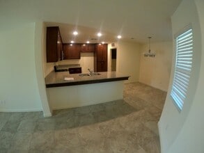 895 Creekview St in Porterville, CA - Building Photo - Building Photo