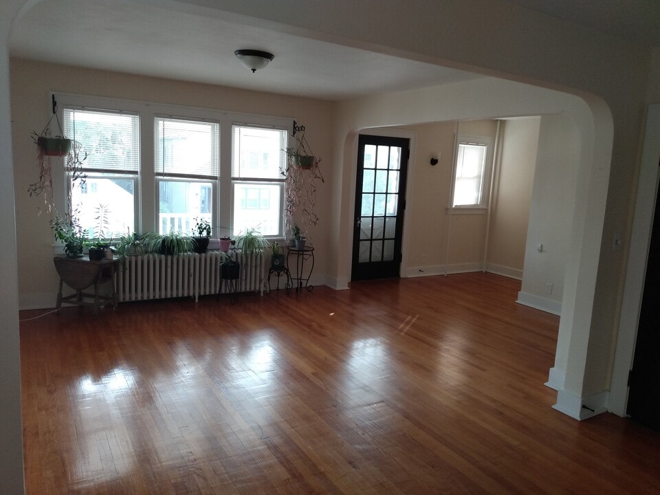 15 Edison Ave, Unit Apt 3 Fl 2 in Albany, NY - Foto de edificio