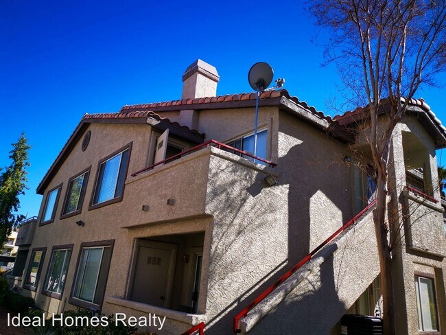 4955 S Lindell Rd in Las Vegas, NV - Building Photo - Building Photo