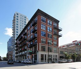 Skyline Loft in Chicago, IL - Building Photo - Building Photo