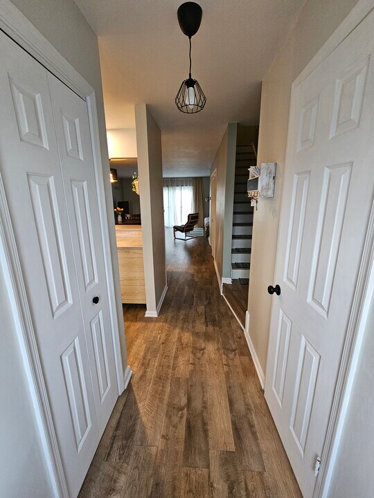 8 Franklin Square in Berlin, MD - Building Photo