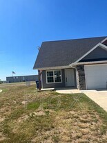 618 Easton Dr in Webb City, MO - Building Photo