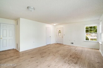 7 Tamarack Ct in Barnegat Township, NJ - Building Photo - Building Photo