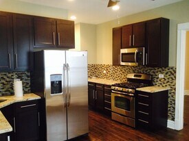 2960 N Elston Ave, Unit 2960 Elston in Chicago, IL - Building Photo