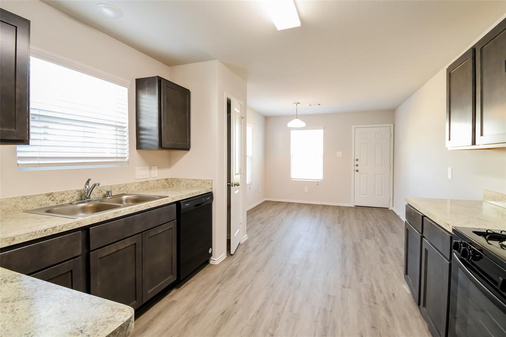 4818 Banyan Tree Trl in Spring, TX - Foto de edificio