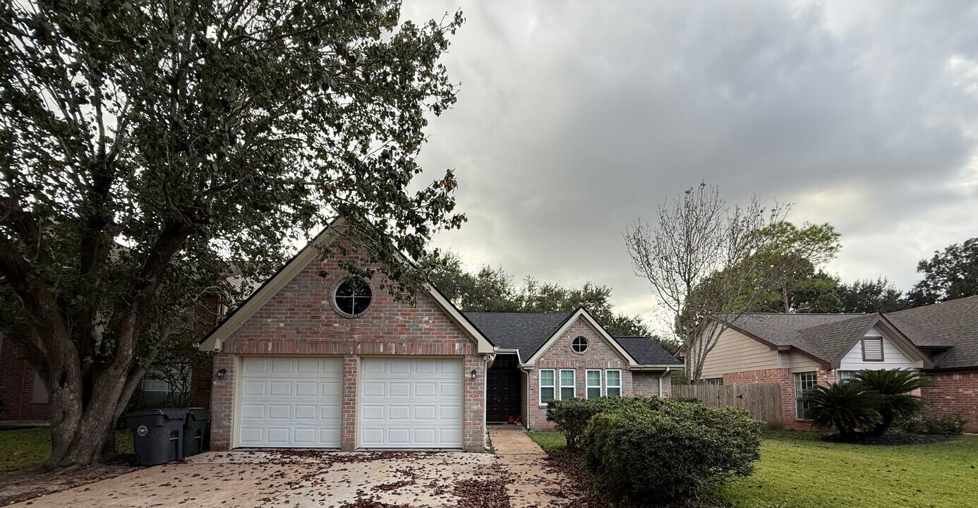 4823 Sunshine Dr in Sugar Land, TX - Building Photo