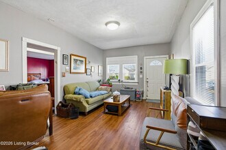 924 Burton Ave in Louisville, KY - Building Photo - Building Photo