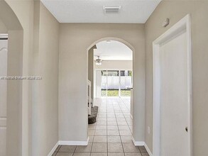 2802 SW 128th Way in Miramar, FL - Building Photo - Building Photo