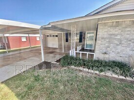 616 Baer Dr in Moore, OK - Building Photo