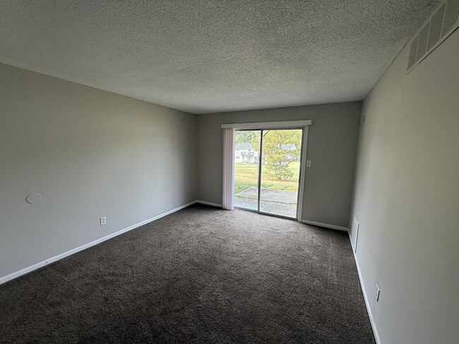 7221 N Moberly Dr in Columbia, MO - Building Photo - Building Photo